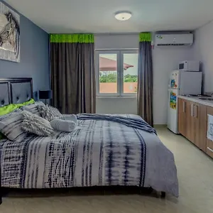 Hotel Omira Apartment Suites, Willemstad